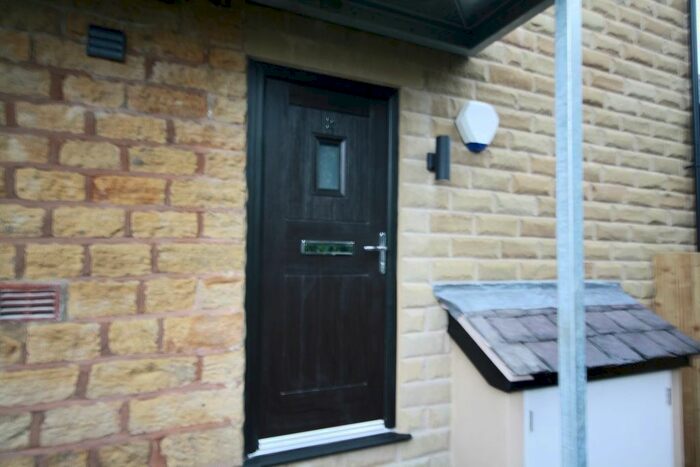 2 Bedroom Flat To Rent In Darwen Road, Bolton, BL1