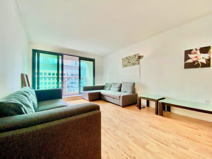 2 Bedroom Flat To Rent In South Quay Square, E14