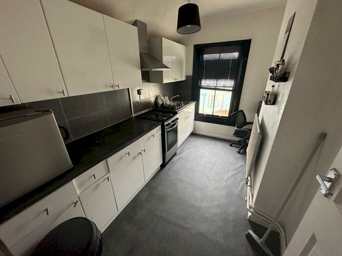 1 Bedroom Property To Rent In Walton On The Naze, Essex, CO14