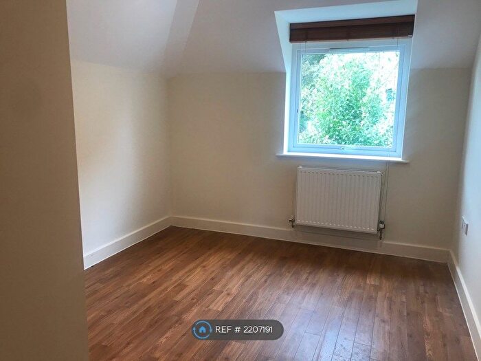 1 Bedroom Flat To Rent In Wareham Road, Corfe Mullen, Wimborne, BH21