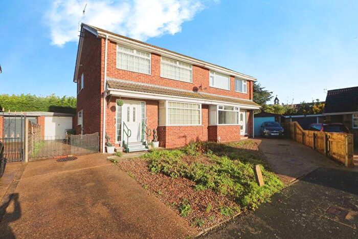 3 Bedroom Semi-Detached House For Sale In Forge Close, Thorngumbald, HU12