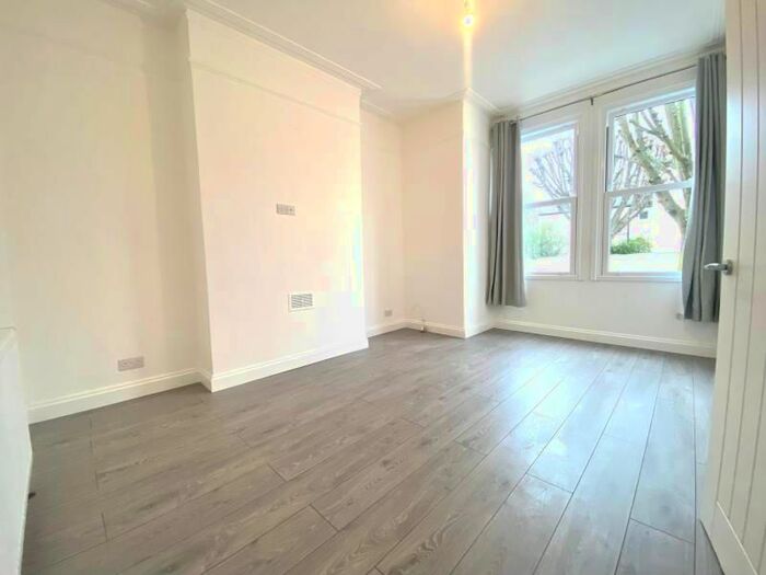 1 Bedroom Flat To Rent In St. Elmo Road, London W12