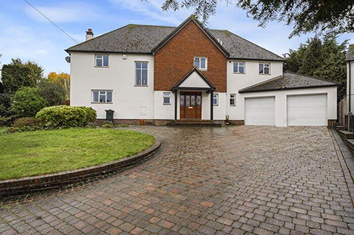 5 Bedroom Detached House For Sale In The Close, Wilmington, DA2
