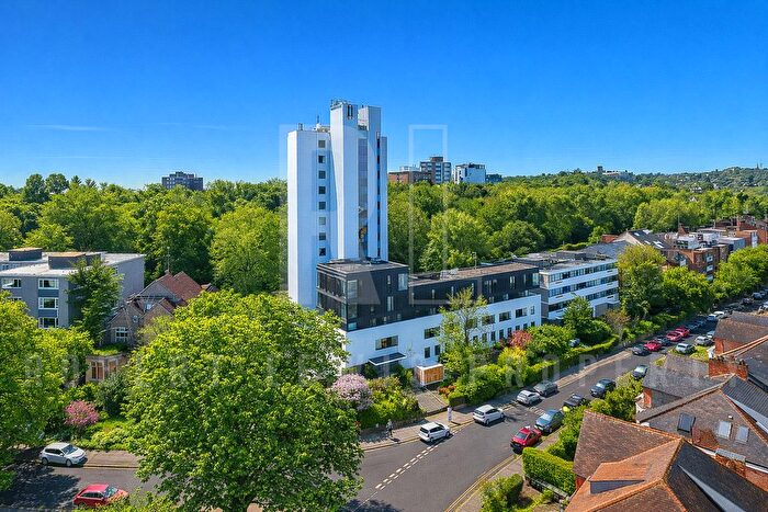 Studio To Rent In Avenue Road, London, N6