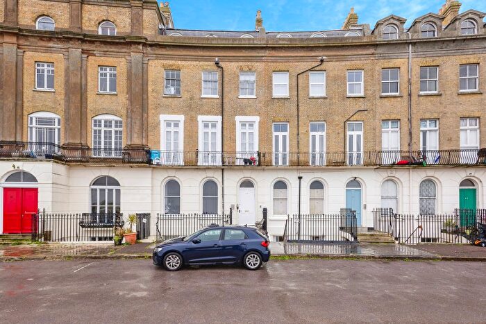 Studio For Sale In Sea Front, Hayling Island, PO11