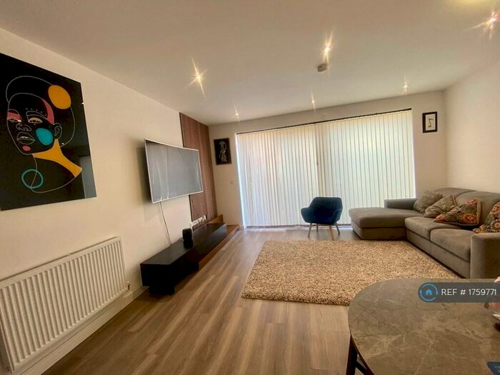 3 Bedroom Terraced House To Rent In Fairlane Road, London, RM13