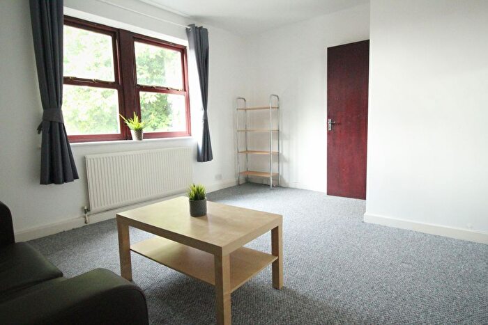 1 Bedroom Flat To Rent In A Woodsley Road, Flat, LS2