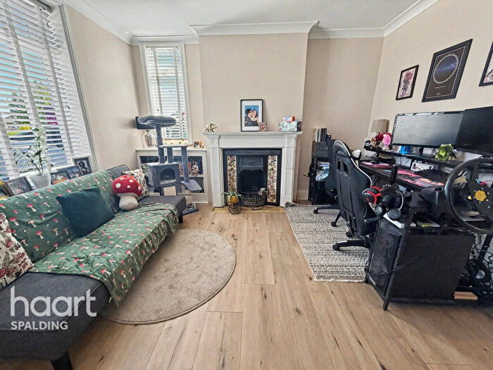 2 Bedroom Semi-Detached House For Sale In Fen Road, Holbeach, PE12