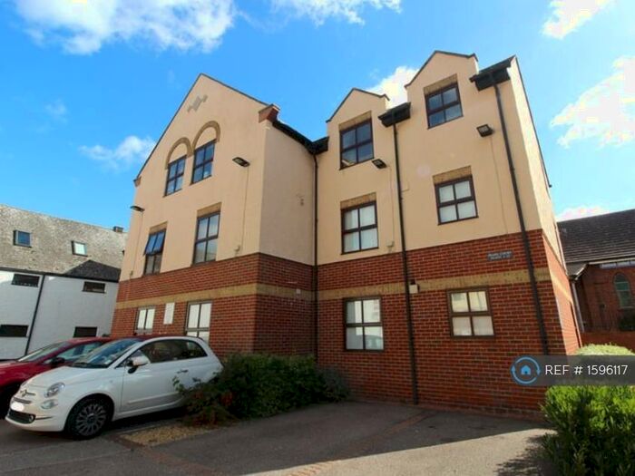 1 Bedroom Flat To Rent In Whitehorse Street, Baldock, SG7