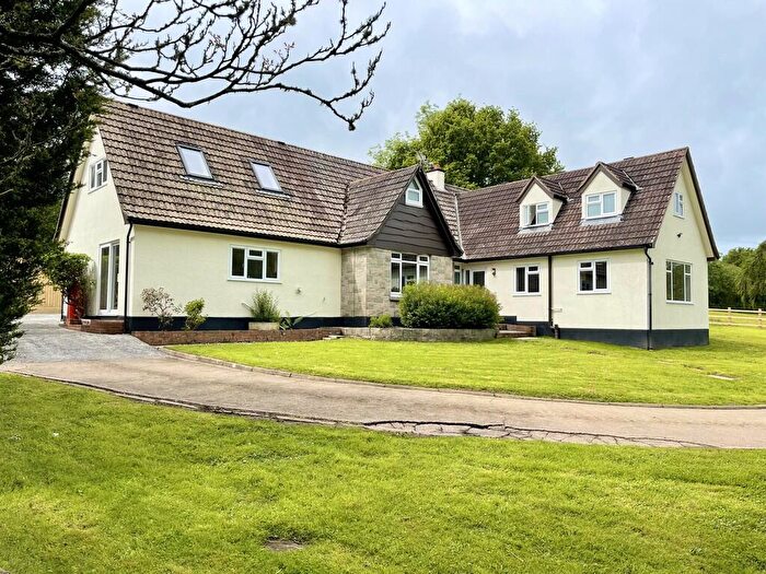 4 Bedroom Detached House To Rent In Tedburn Road Whitestone Exeter Devon, EX4