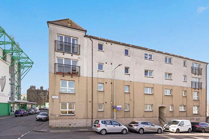 2 Bedroom Flat For Sale In / St. Clair Street, Easter Road, Edinburgh, EH6