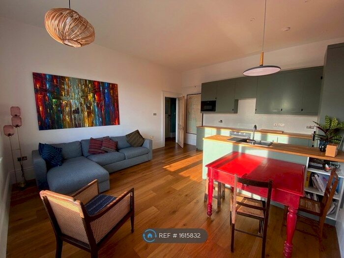 3 Bedroom Flat To Rent In Border Road, London, SE26