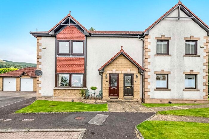 2 Bedroom Flat For Sale In Drum Court, Dollar, FK14