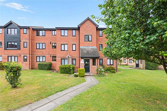 1 Bedroom Apartment For Sale In Waterville Drive, Vange, Basildon, Essex, SS16