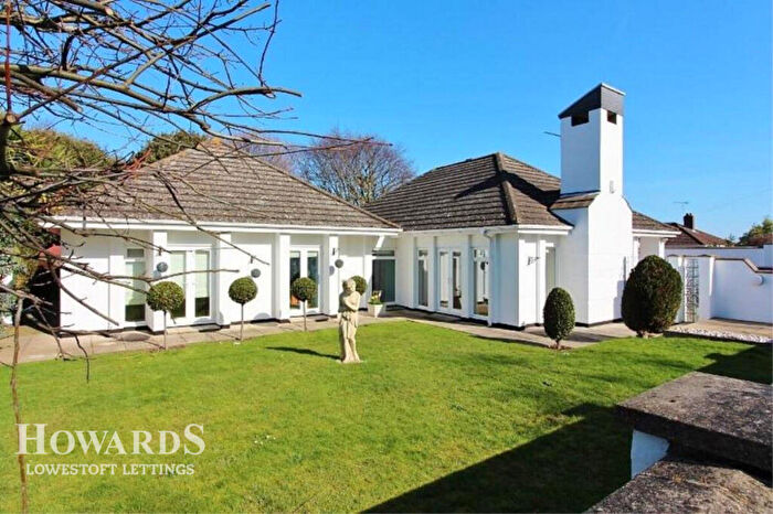 3 Bedroom Bungalow To Rent In Corton Long Lane, Lowestoft, NR32