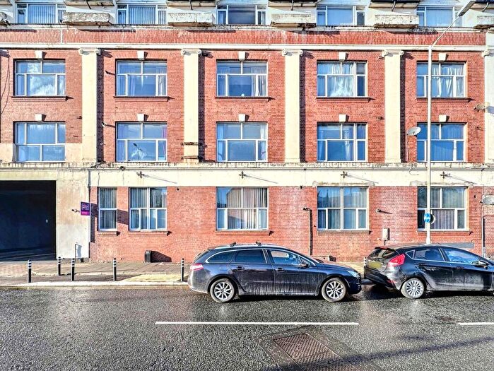 2 Bedroom Flat To Rent In Durham Road, Sunderland, Tyne And Wear, SR2