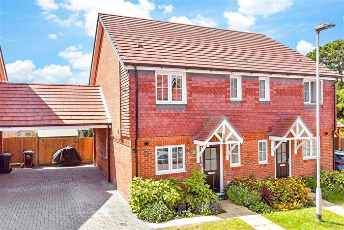 3 Bedroom Semi-Detached House For Sale In Farrier Way, Fontwell, Chichester, West Sussex, BN18