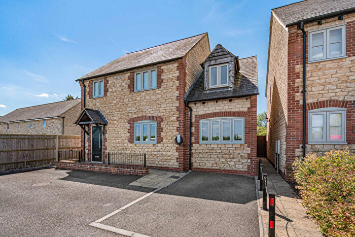 4 Bedroom Detached House For Sale In Ploughley Road, Lower Arncott, OX25