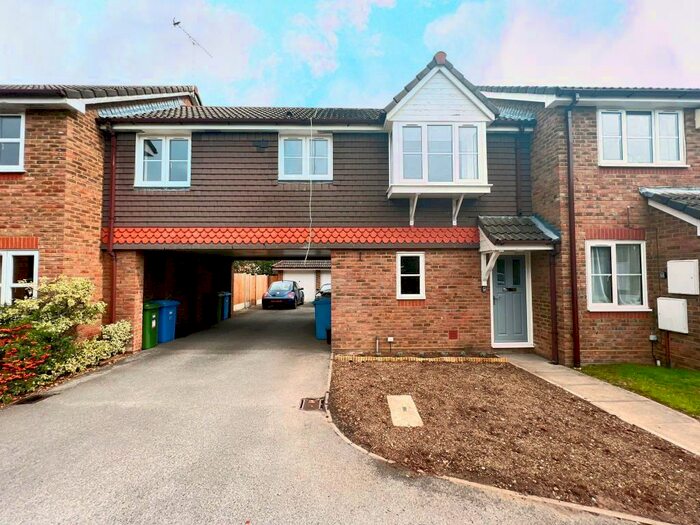 2 Bedroom Apartment To Rent In Woodhouse Street, Binfield, RG42