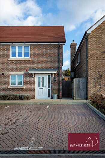 2 Bedroom Terraced House To Rent In Wellington Close, Twyford, RG10