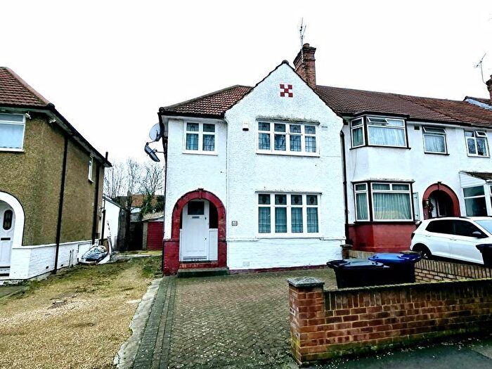 3 Bedroom End Of Terrace House To Rent In Sherwood Avenue, Greenford, UB6
