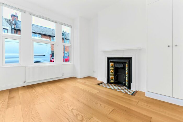 2 Bedroom Maisonette To Rent In Tynemouth Road, Mitcham, CR4