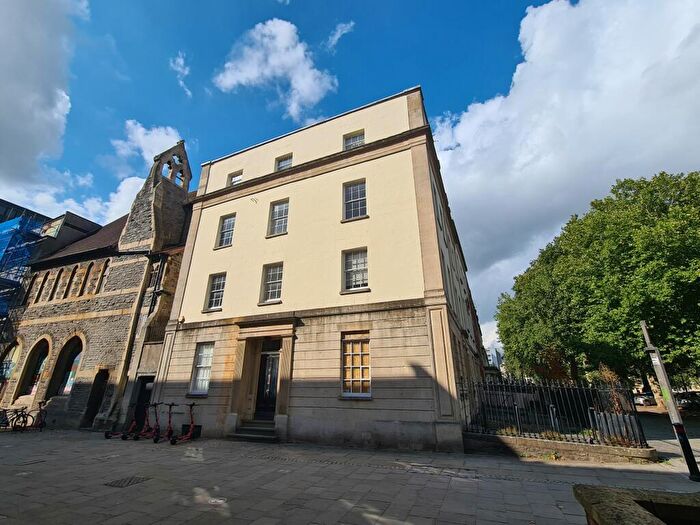 9 Bedroom Semi-Detached House To Rent In Queens Square, BS1