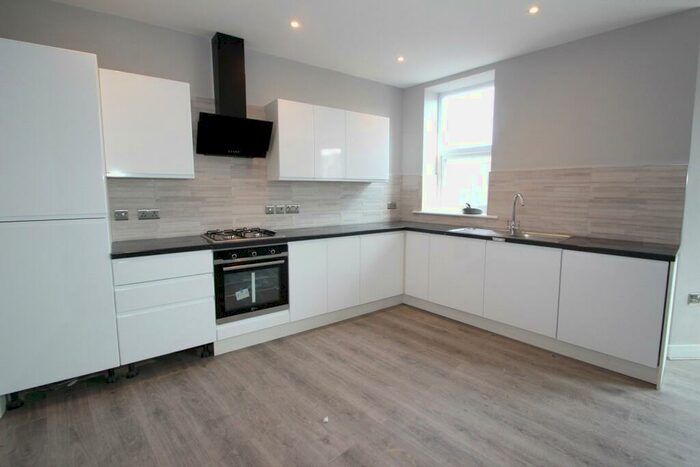 2 Bedroom Apartment To Rent In South Parade, Whitley Bay, NE26