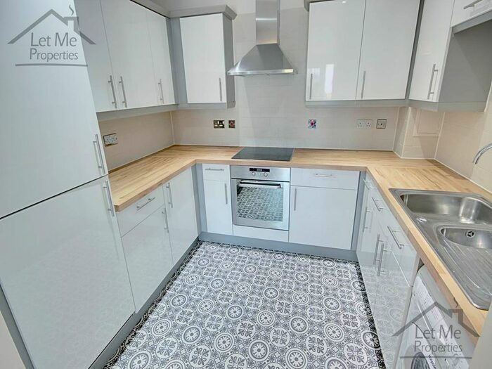 1 Bedroom Flat To Rent In Parkhouse Court, Hatfield AL10
