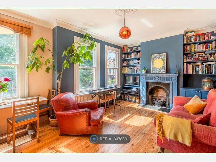 2 Bedroom Flat To Rent In Carr Road, Walthamstow, E17