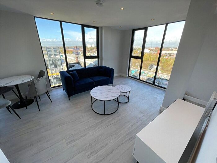 2 Bedroom Flat To Rent In Regent Plaza Block B, Oldfield Road, Salford, M5