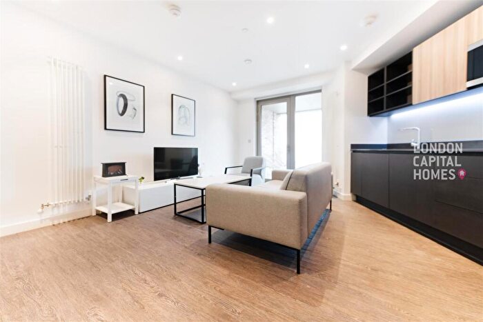 2 Bedroom Apartment To Rent In Western Gateway, London, E16