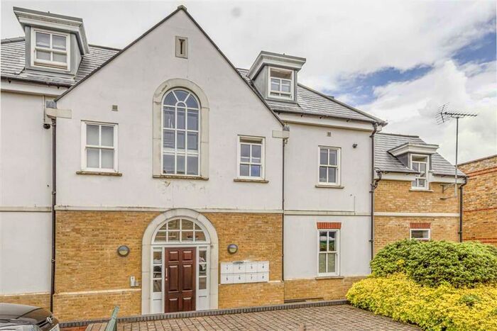 1 Bedroom Flat To Rent In Field Lane, Teddington, TW11