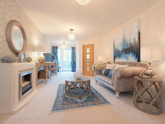 2 Bedroom Flat To Rent In Bath Road, Devizes, SN10