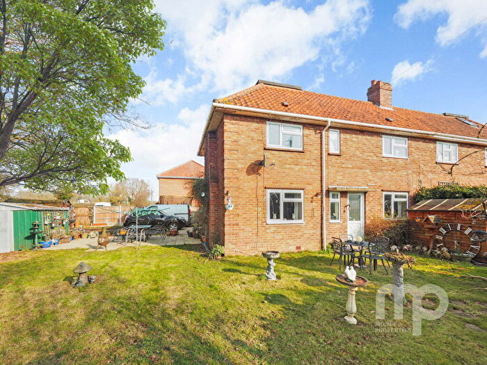 3 Bedroom Semi-Detached House For Sale In Station Road, Spooner Row, NR18