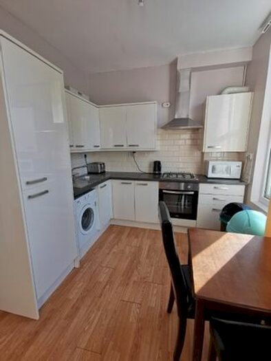2 Bedroom Flat To Rent In Blackstock Road, Finsbury Park, London, N4