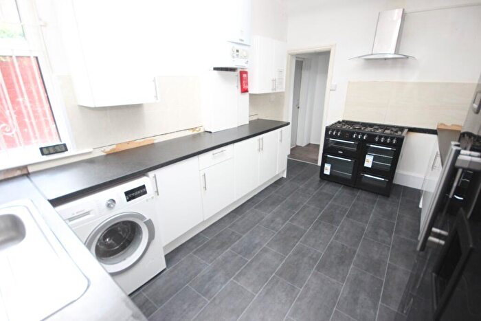 8 Bedroom Terraced House To Rent In Elm Hall Drive, L18