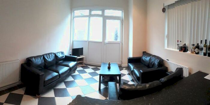 5 Bedroom Semi-Detached House To Rent In Scarsdale Road, Manchester, M14