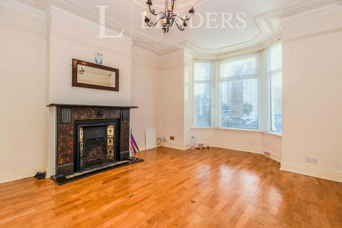 2 Bedroom Flat To Rent In Laburnum Grove, Portsmouth PO2