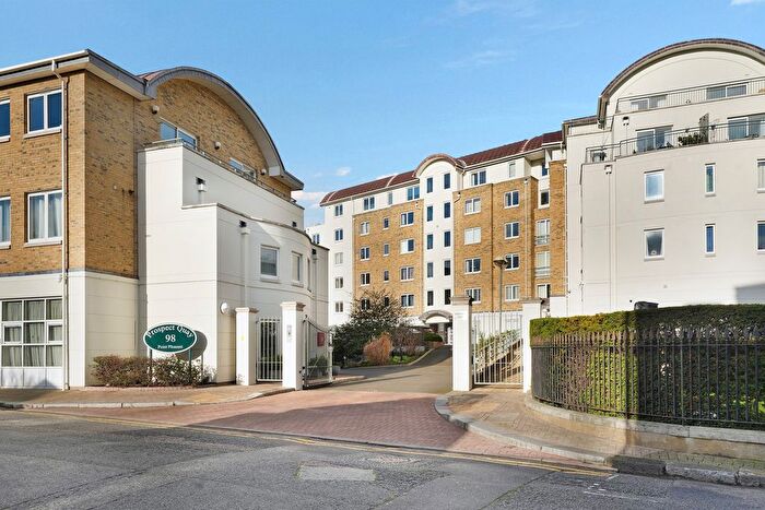 1 Bedroom Flat For Sale In Point Pleasant, London, SW18