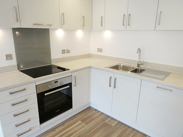 2 Bedroom Apartment To Rent In Lexington Gardens, Birmingham, B15