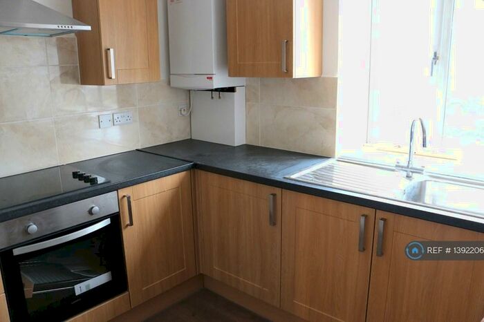 4 Bedroom Flat To Rent In Pattison House, London, E1