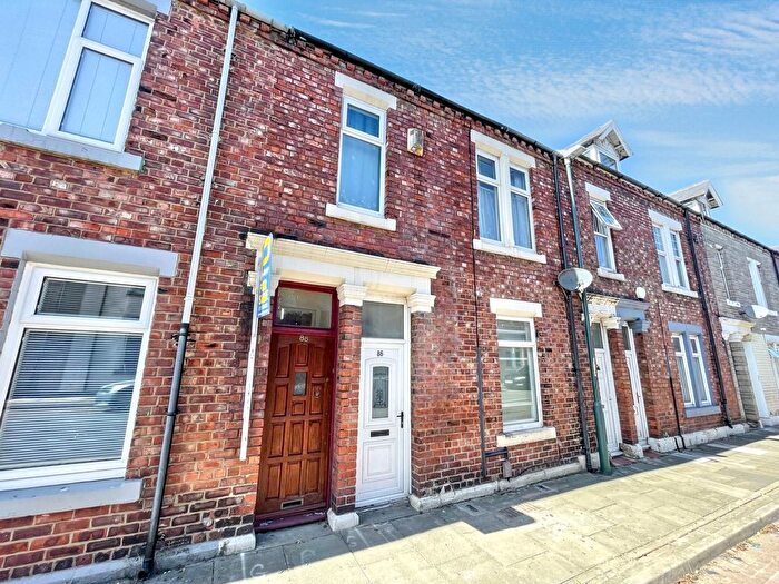 2 Bedroom Flat For Sale In Eglesfield Road, South Shields, NE33