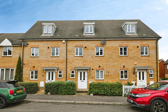 4 Bedroom Town House For Sale In Reams Way, Kemsley, Sittingbourne, ME10