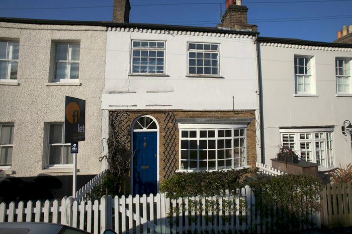 3 Bedroom House To Rent In Queens Road, East Sheen, London, SW14