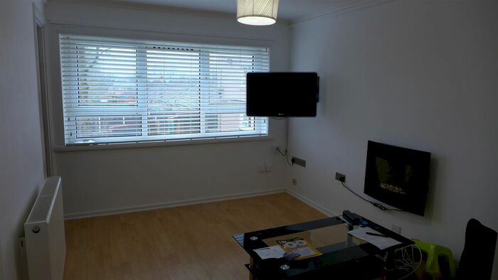 1 Bedroom Flat To Rent In Nowell Road, Middleton, Manchester, M24
