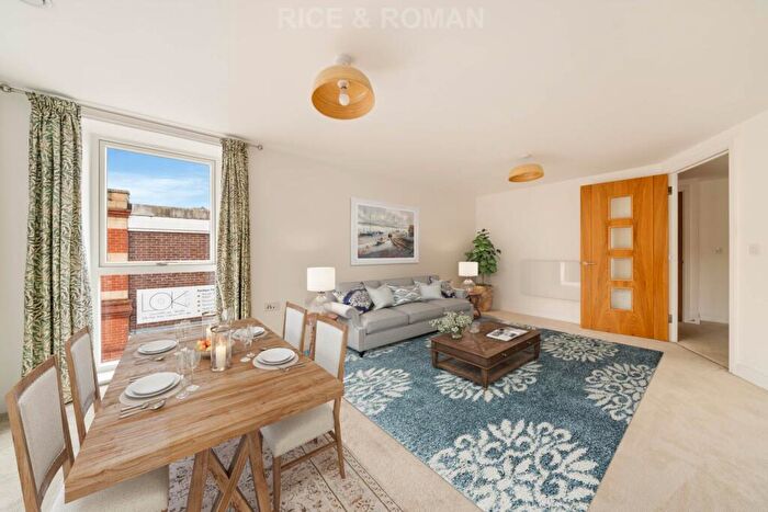 1 Bedroom Retirement Property For Sale In Holly Place, Cobham, KT11