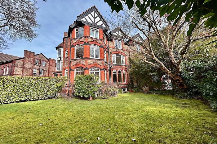 2 Bedroom Flat For Sale In Lapwing Lane, West Didsbury, M20