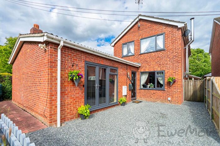 4 Bedroom Detached House For Sale In Mulbarton, Norwich, NR14
