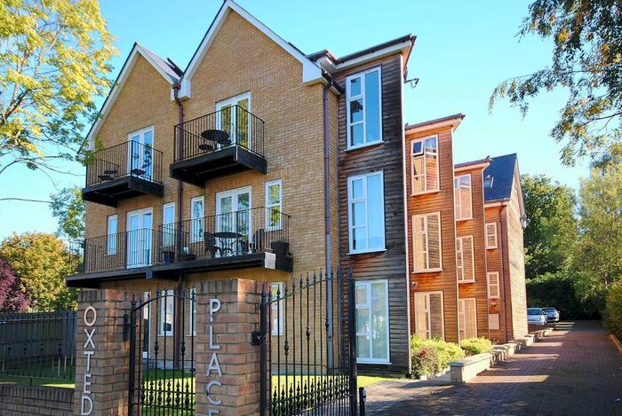 2 Bedroom Flat To Rent In Eastlands Way, Oxted, RH8